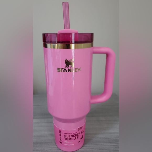 Wicked X Stanley // Glinda Pink 💖  Travel Mug - Picture 3 of 10